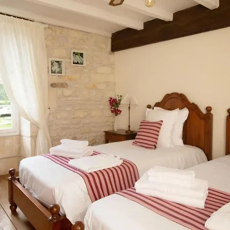 Le Petit Moulin - Feriendomizil Mit Beheiztem Pool By Interhome *