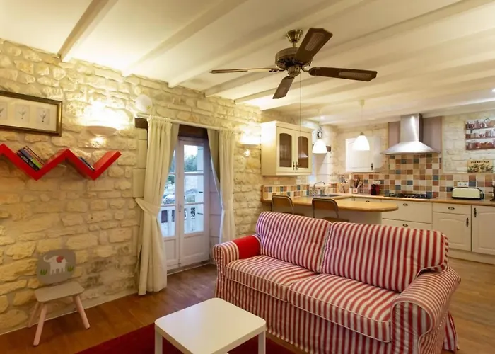 Сasa de vacaciones Le Petit Moulin - Feriendomizil Mit Beheiztem Pool By Interhome *